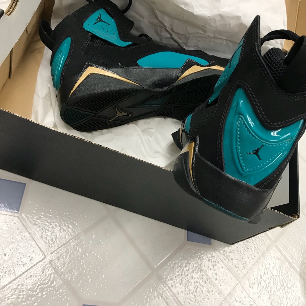 5 and a half in youth 7 in women’s jorden shoes